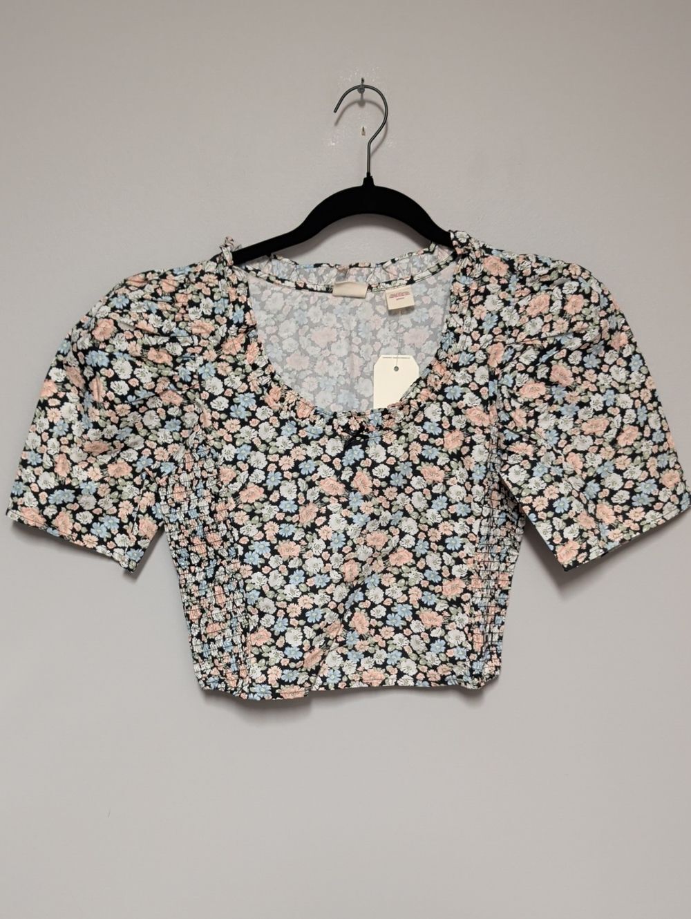 Levi's Black Floral Puff Sleeve Crop Top with Pink & Light Blue Flowers